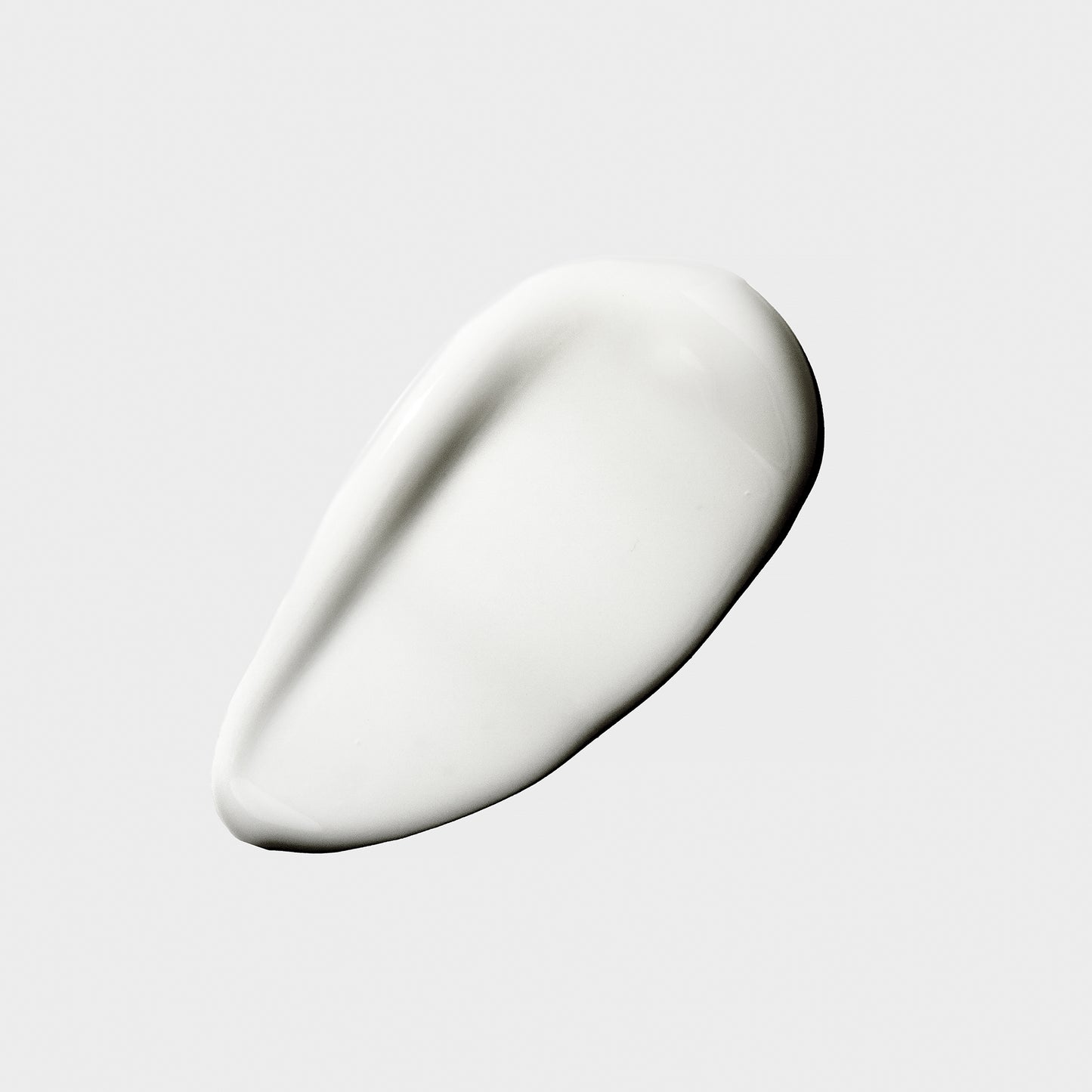 Smart Serum effectively micromanages your skin's ever-changing needs anywhere between sensitivity, firming, brightening, and hydration.